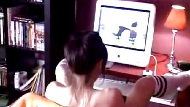 Porno ohne Registrierung  Brunette Babe Gefickt Von Ihrem Mann kostenlose deutsche amateur pornofilme Im Bett!
